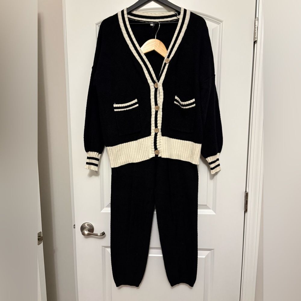 Stylish Women’s Black and Cream Sweater Set